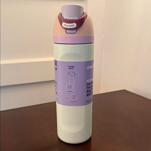 Owala FreeSip 24oz Water Bottle in Coastal Mist